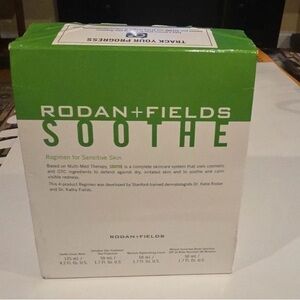 Rodan + Fields Soothe Skincare Set - Green and White